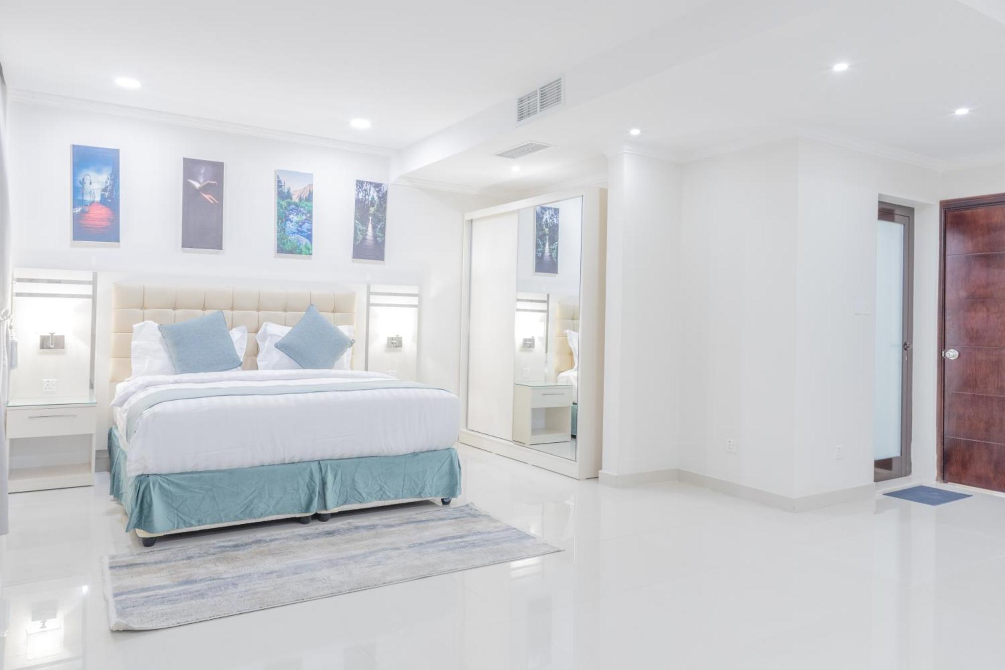Mooj Apartments Hotel Даммам Экстерьер фото