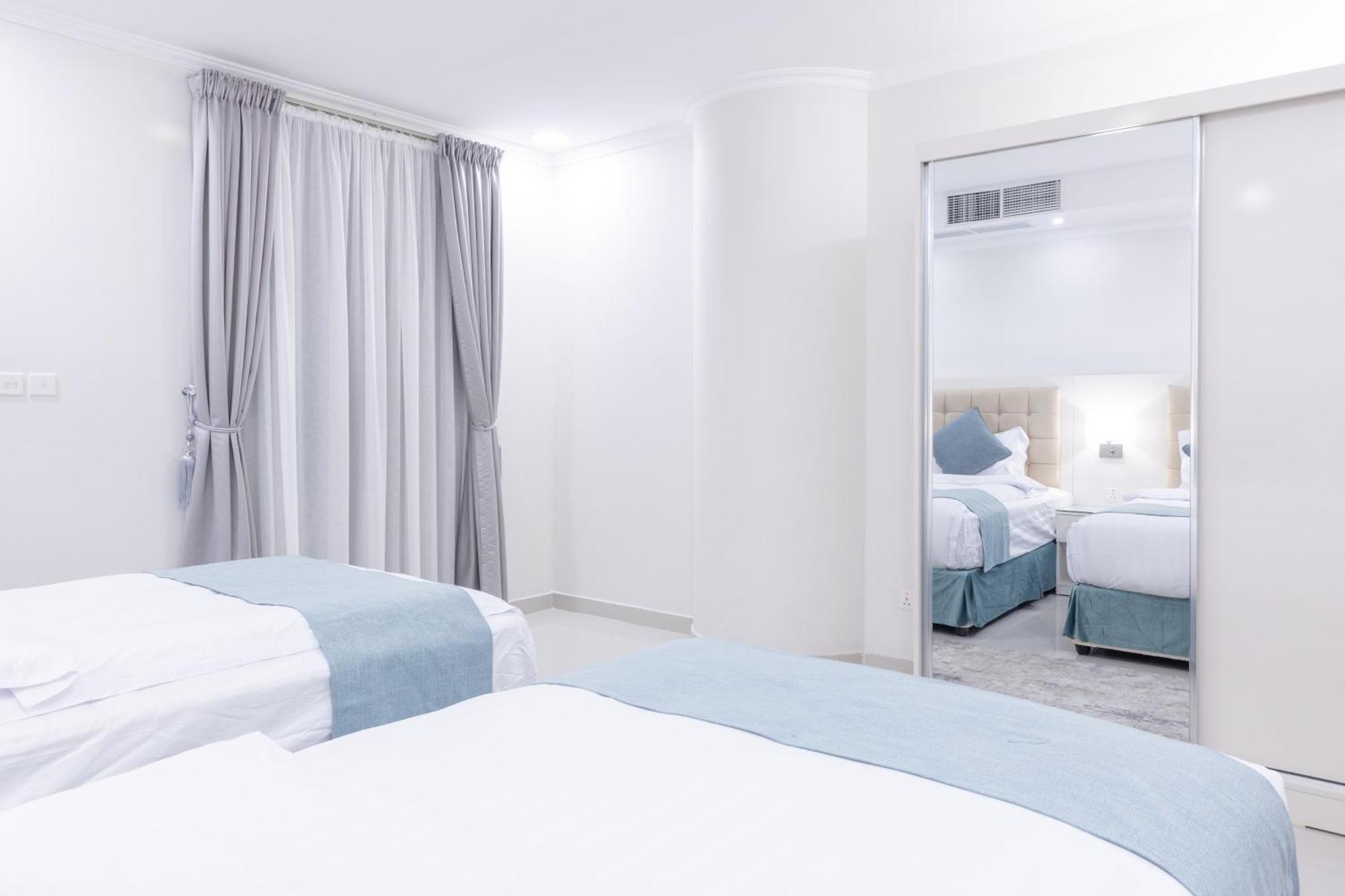 Mooj Apartments Hotel Даммам Экстерьер фото