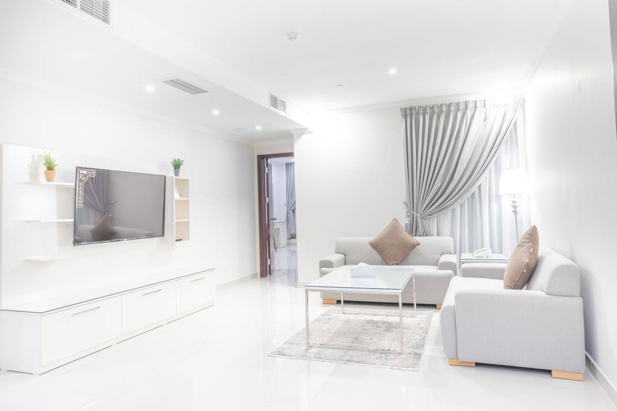 Mooj Apartments Hotel Даммам Экстерьер фото