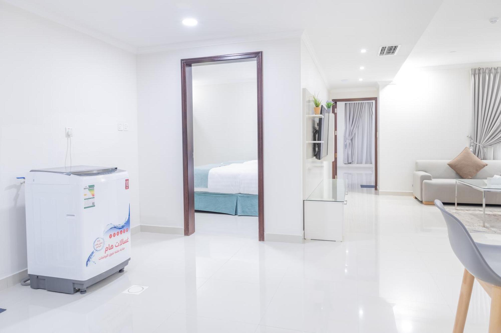 Mooj Apartments Hotel Даммам Экстерьер фото